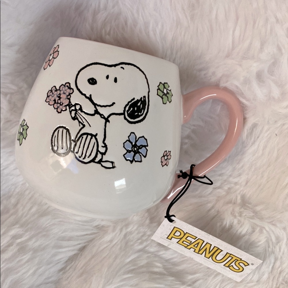 BNWT!✨🐾 Peanuts Snoopy Floral Mug